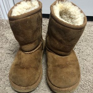 Toddler size 9 UGG
